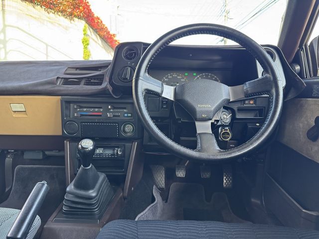 COROLLA LEVIN