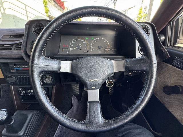 COROLLA LEVIN