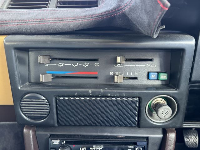 COROLLA LEVIN