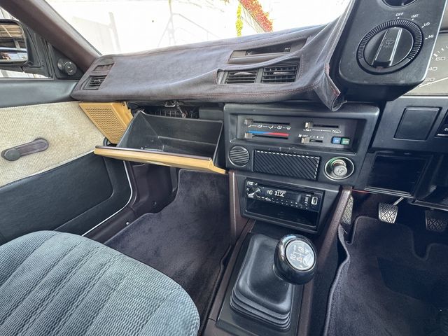 COROLLA LEVIN