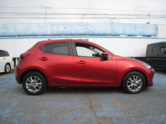 MAZDA2
