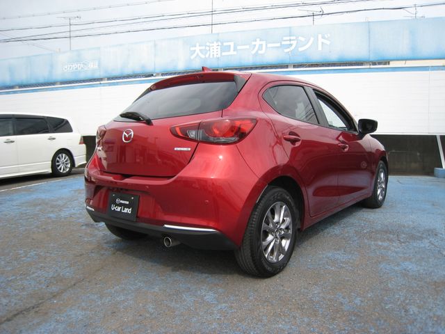 MAZDA2