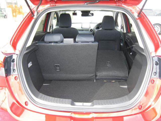 MAZDA2