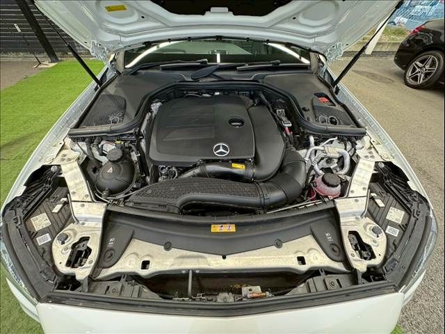 MERCEDES BENZ E class sedan