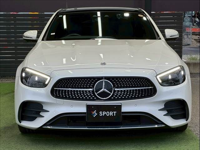 MERCEDES BENZ E class sedan