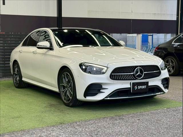 MERCEDES BENZ E class sedan