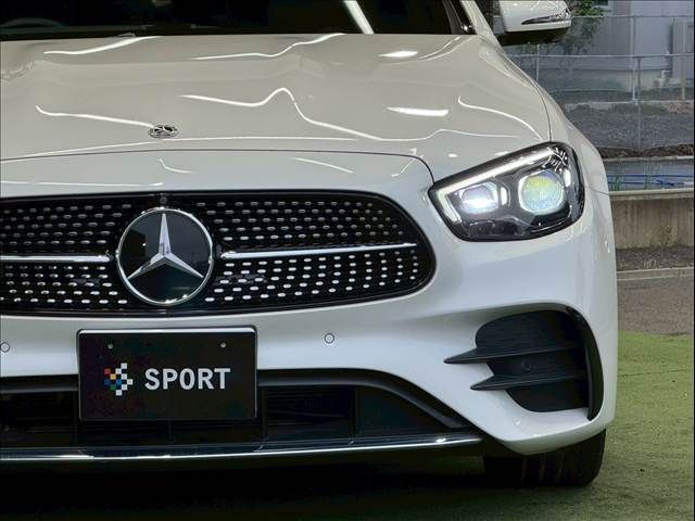 MERCEDES BENZ E class sedan
