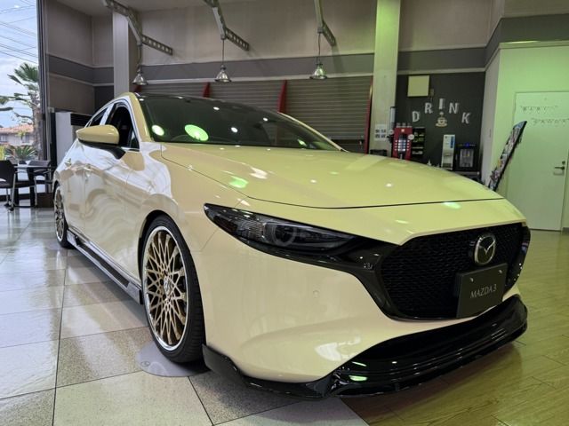 MAZDA3 FASTBACK