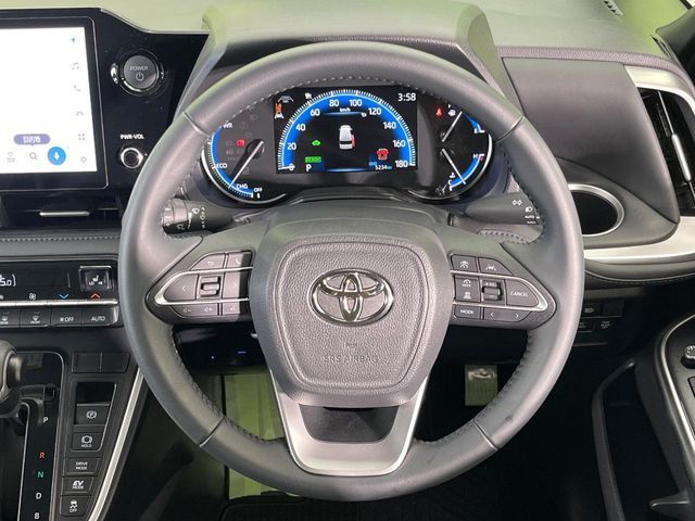 VOXY HYBRID