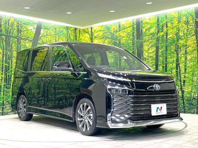 VOXY HYBRID