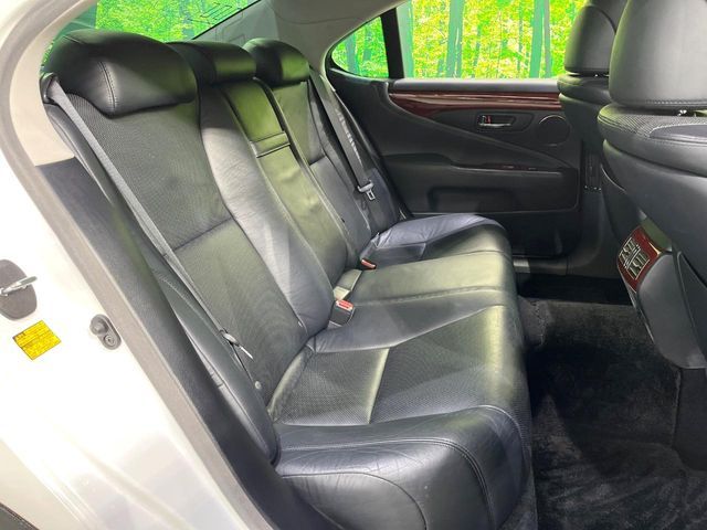 LEXUS LS600h
