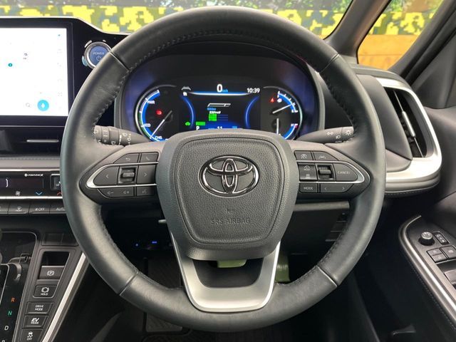 VOXY HYBRID