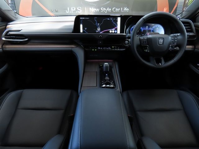 CROWN sedan hybrid
