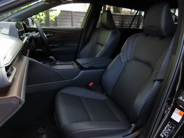 CROWN sedan hybrid