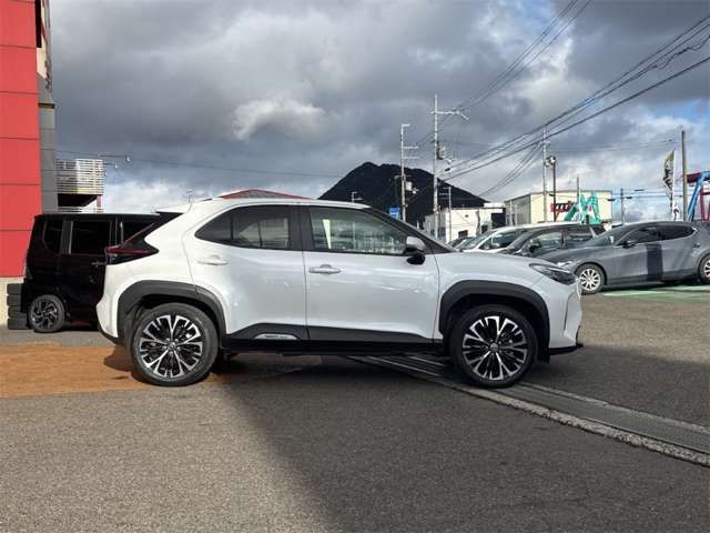 YARIS CROSS HYBRID