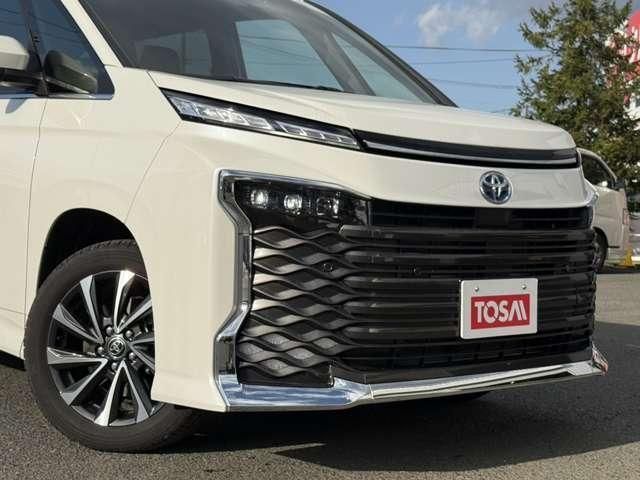VOXY HYBRID 4WD