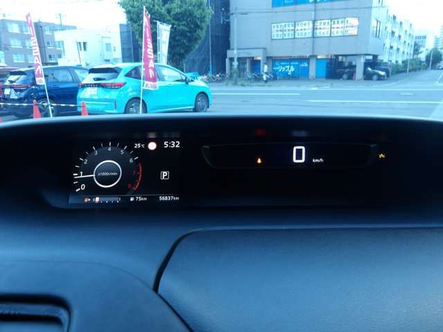 SERENA  S-HYBRID 4WD