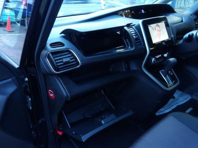 SERENA  S-HYBRID 4WD