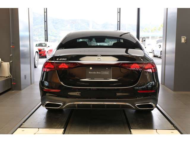 MERCEDES BENZ E-Class sedan