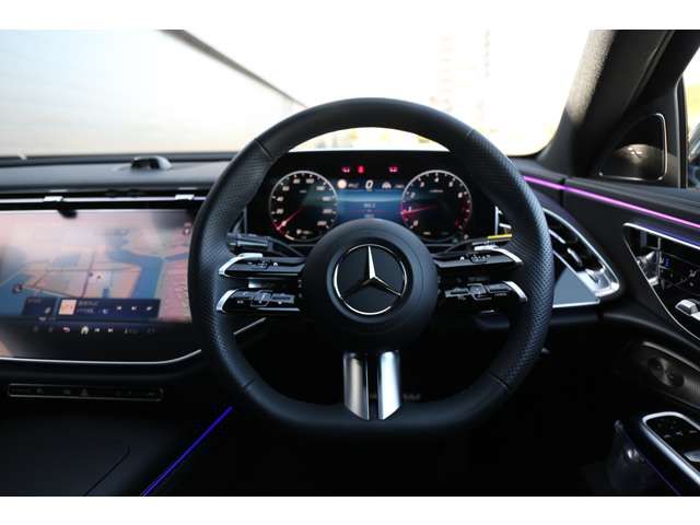 MERCEDES BENZ E-Class sedan