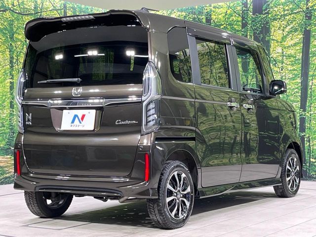 N-BOX CUSTOM 4WD