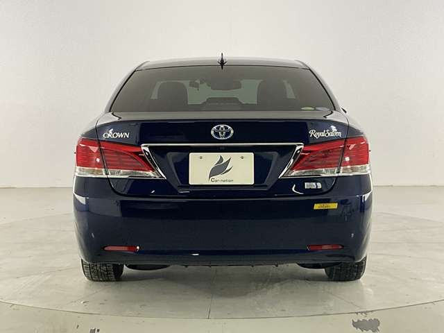 CROWN sedan hybrid