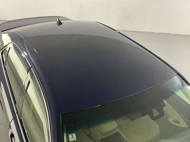 CROWN sedan hybrid