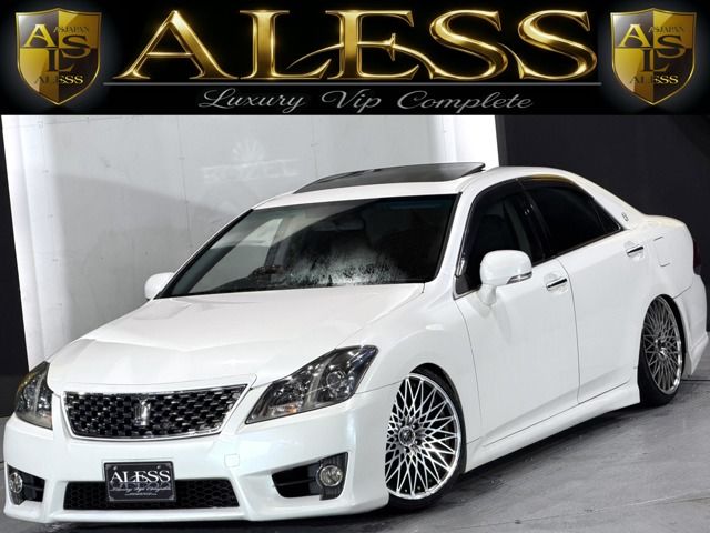 CROWN sedan