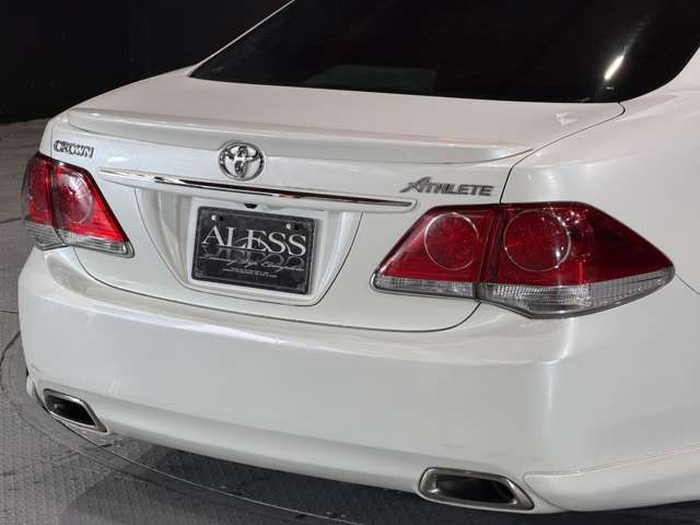 CROWN sedan