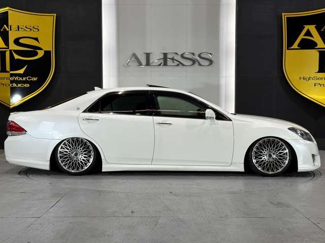 CROWN sedan
