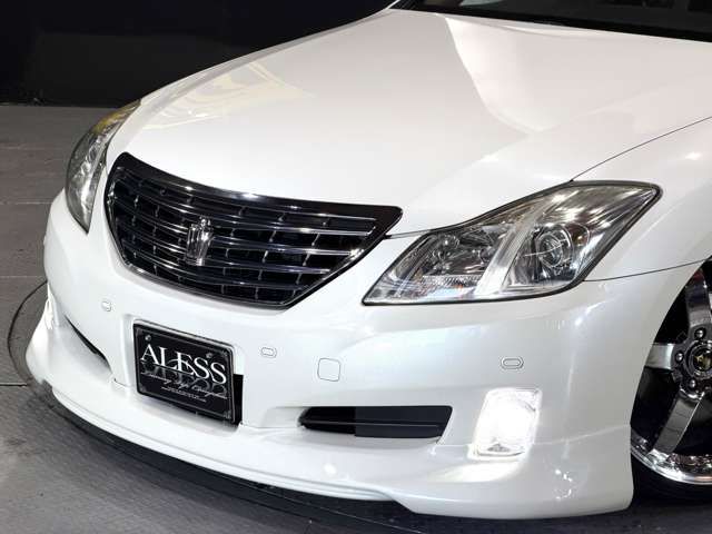CROWN sedan