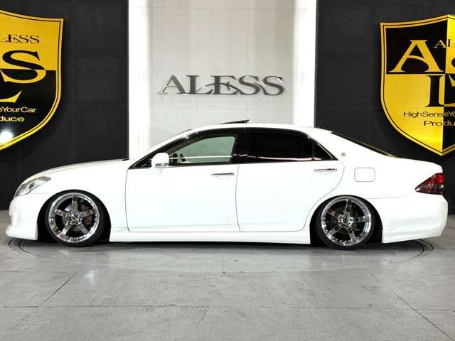 CROWN sedan
