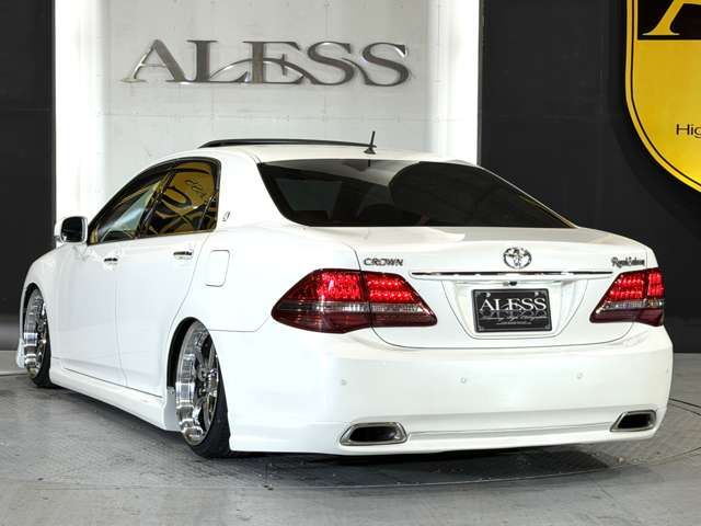 CROWN sedan