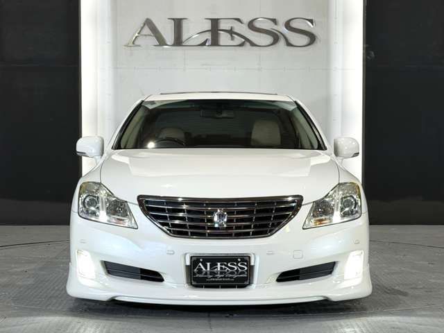 CROWN sedan