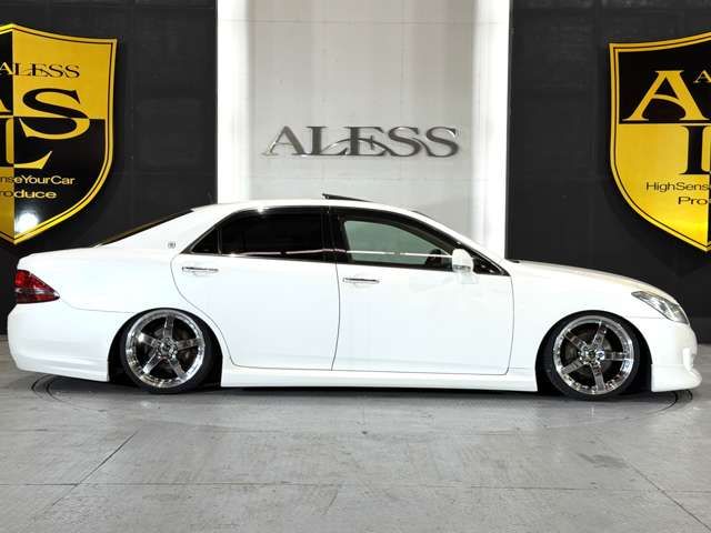 CROWN sedan