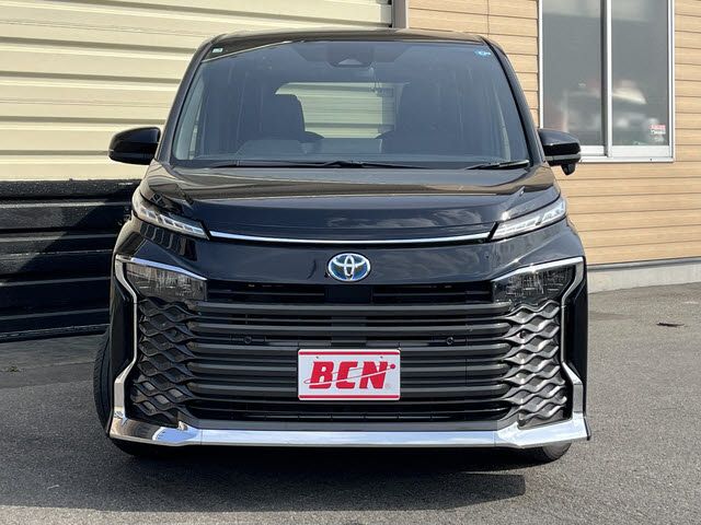 VOXY HYBRID 4WD
