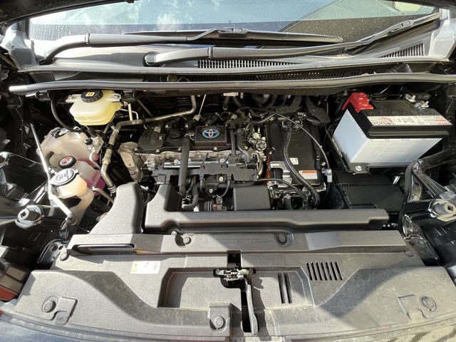 VOXY HYBRID 4WD
