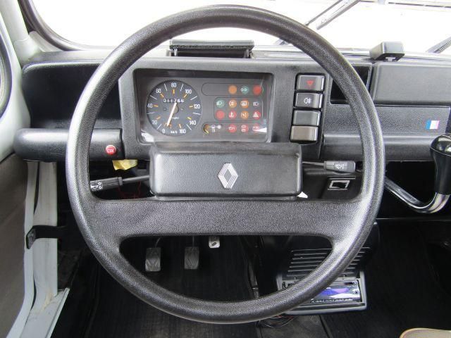 RENAULT Quatre(4)