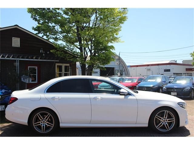 MERCEDES BENZ E-Class sedan