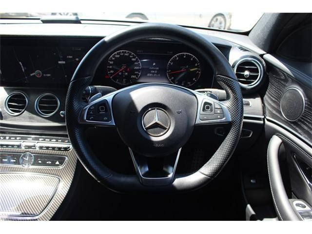 MERCEDES BENZ E-Class sedan
