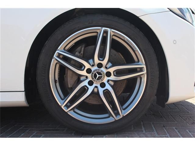 MERCEDES BENZ E-Class sedan