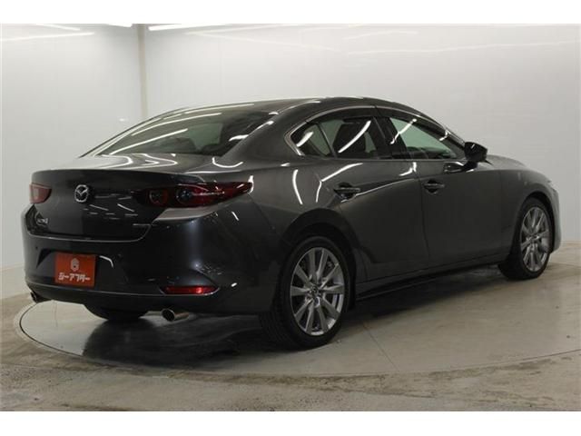 MAZDA3 SEDAN