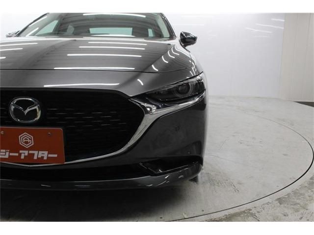 MAZDA3 SEDAN