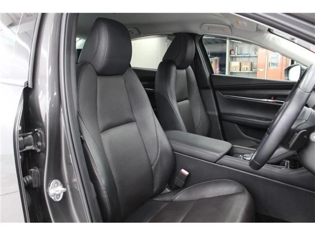 MAZDA3 SEDAN
