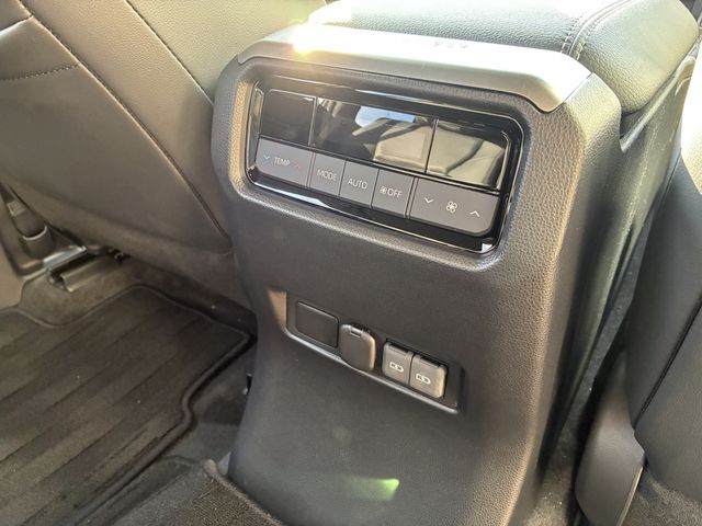 LANDCRUISER 250