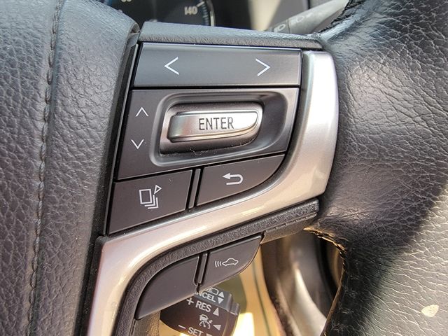 CROWN sedan hybrid