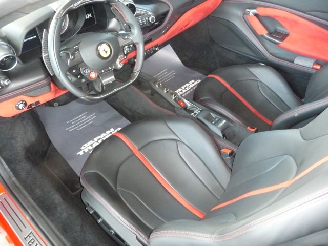 FERRARI F8 Spider