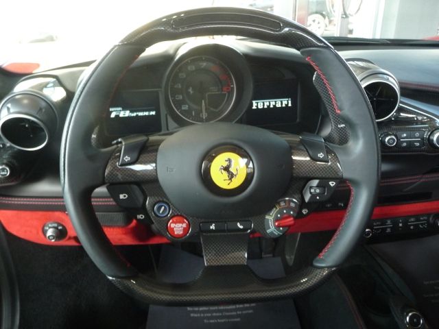 FERRARI F8 Spider