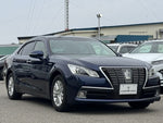 CROWN sedan hybrid