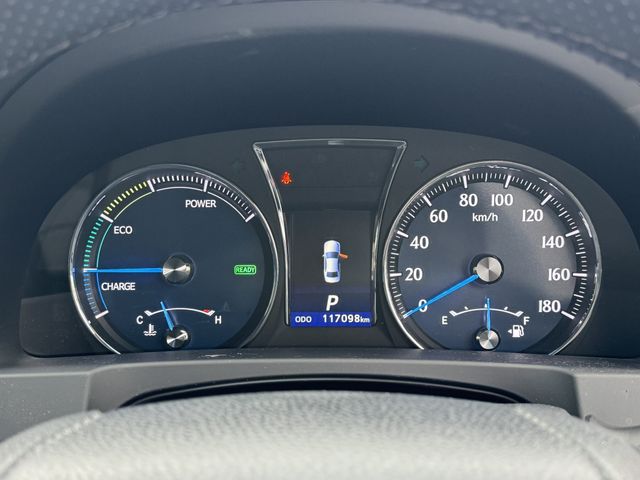 CROWN sedan hybrid